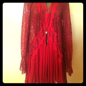 🌹Free People Red Lace tunic with bell sleeves😍